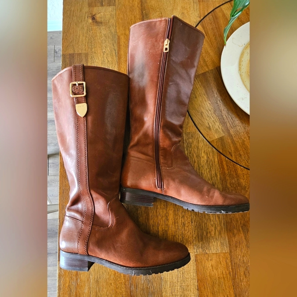 Womens Coach, Tall leather boots size 9.5. Color med.brown/Tan